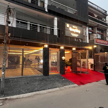 Hotel Grey Sky Нью-Дели Экстерьер фото